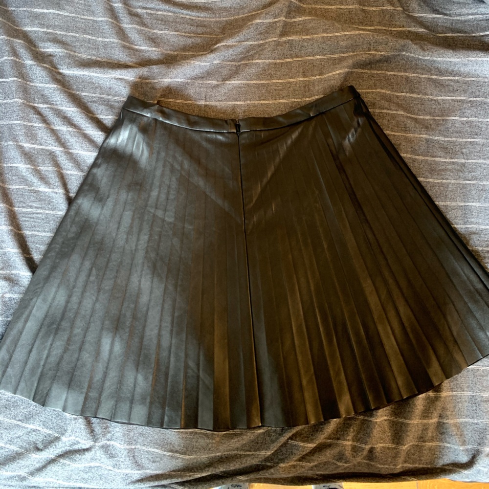 Leather pleated skirt